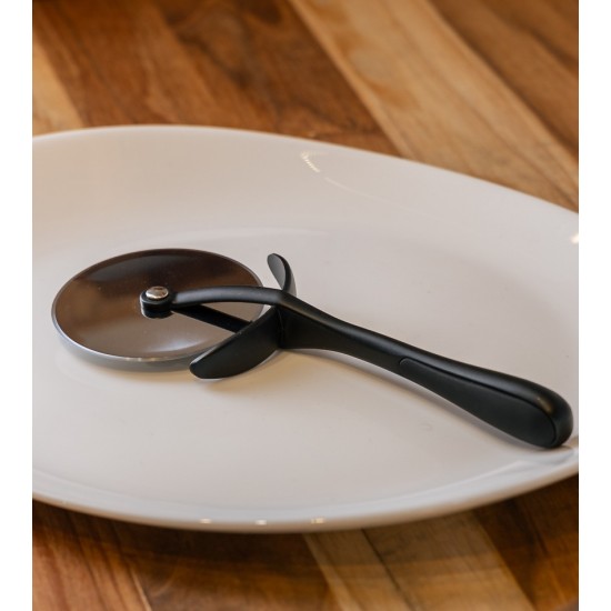 Cortador 18,5cm de Pizza com Cabo Antiderrapante Chef Pro Preto Liga de Zinco 